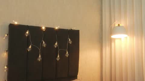       online show from April 8, 2026, 9:04 pm