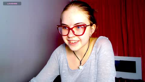 Sarah online show from December 9, 2024, 6:25 pm