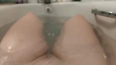 Snapshot of sarah_sean chatting on March 1, 2026, 6:54 pm Sarahs room online show from March 1, 2026, 6:54 pm