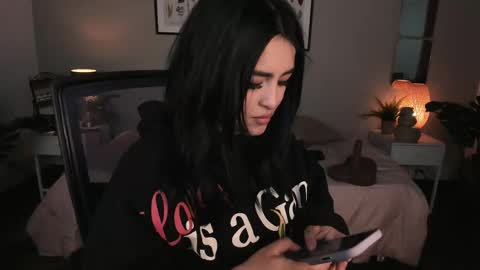   online show from February 24, 2025, 11:09 pm