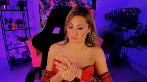 Divine Sarah NONUDE model online show from January 12, 2025, 5:54 pm