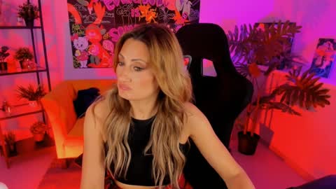 Divine Sarah NONUDE model online show from January 16, 2025, 5:33 pm