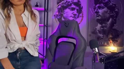 Divine Sarah NONUDE model online show from April 24, 2026, 1:24 pm