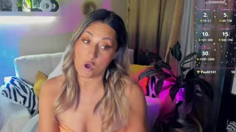 Snapshot of sarahholly chatting on May 25, 2026, 4:24 pm Divine Sarah NONUDE model online show from May 25, 2026, 4:24 pm