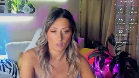 Snapshot of sarahholly chatting on May 30, 2026, 3:53 pm Divine Sarah NONUDE model online show from May 30, 2026, 3:53 pm