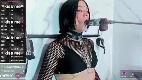 Snapshot of sarahi_camila chatting on June 18, 2026, 9:52 pm online show from June 18, 2026, 9:52 pm