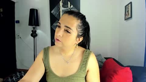 Snapshot of sarahjey chatting on April 10, 2026, 5:17 pm SARAHJEY online show from April 10, 2026, 5:17 pm