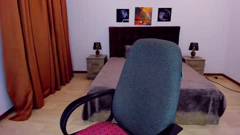 Sarah online show from December 18, 2024, 12:40 pm