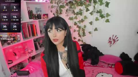 Snapshot of sarahminage_ chatting on December 3, 2025, 6:50 pm Sarah NEW ACCOUNT online show from December 3, 2025, 6:50 pm