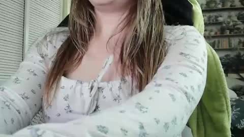 Snapshot of sarahmummy chatting on February 15, 2026, 4:36 pm Sarah online show from February 15, 2026, 4:36 pm