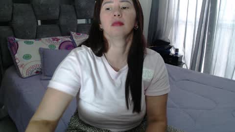 Lia online show from April 11, 2026, 3:49 pm