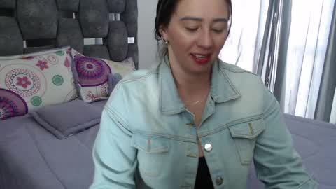 Lia online show from April 12, 2026, 8:14 pm