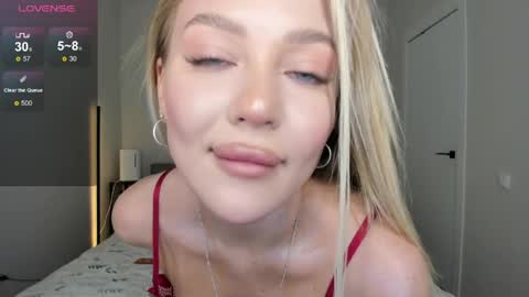 sarahphyllis online show from April 10, 2026, 9:30 pm