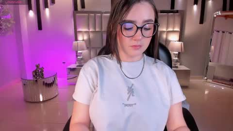 Sarah Rhodes online show from April 15, 2026, 11:50 am