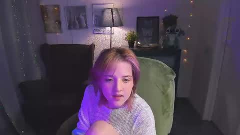 Snapshot of sarahshelby chatting on May 13, 2026, 4:37 pm Sarah online show from May 13, 2026, 4:37 pm