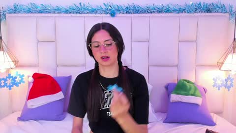 Snapshot of sarahsophia_ chatting on December 11, 2024, 2:33 pm SARAH online show from December 11, 2024, 2:33 pm