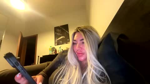 Sarah online show from February 13, 2026, 11:01 pm