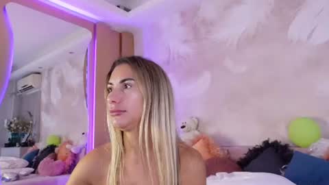 Snapshot of sarajennyfer chatting on June 29, 2026, 4:30 am Jenny online show from June 29, 2026, 4:30 am