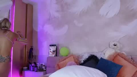 Snapshot of sarajennyfer chatting on July 2, 2026, 3:56 am Jenny online show from July 2, 2026, 3:56 am