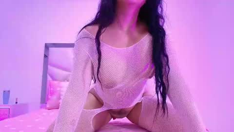 Sara  online show from October 27, 2025, 12:20 pm