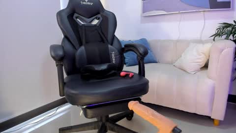 I am Sara  online show from March 6, 2025, 7:10 pm