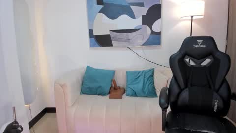 I am Sara  online show from February 12, 2026, 8:59 pm