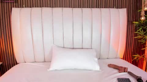 Sara   online show from February 27, 2026, 11:05 pm