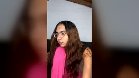 sarasaenz999 online show from April 18, 2026, 6:06 am