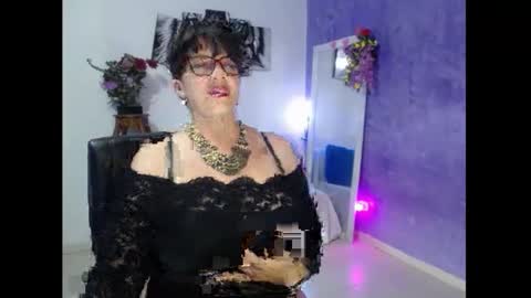 Snapshot of sarasmith2 chatting on January 19, 2025, 1:43 am sara online show from January 19, 2025, 1:43 am