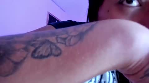 sarastonesx online show from September 12, 2025, 7:19 am