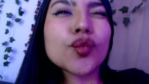 Snapshot of sarastonesx chatting on June 16, 2026, 10:34 pm sarastonesx online show from June 16, 2026, 10:34 pm
