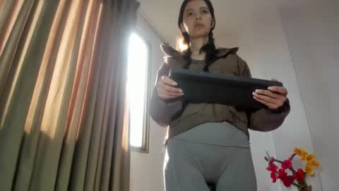 Snapshot of sarasweet_4 chatting on September 23, 2025, 1:03 pm Sara   online show from September 23, 2025, 1:03 pm