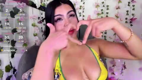 Snapshot of saray__jones chatting on July 23, 2026, 1:58 am saray__jones online show from July 23, 2026, 1:58 am