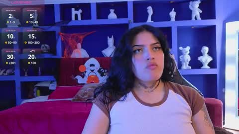 Sari  online show from November 5, 2025, 8:42 pm