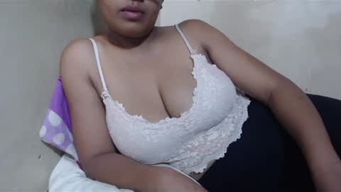 saronette online show from January 28, 2025, 9:41 am