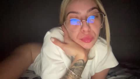 Snapshot of sarrah_rossy chatting on January 7, 2025, 12:45 am Sarrah online show from January 7, 2025, 12:45 am