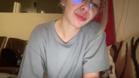 Snapshot of sarrah_rossy chatting on January 9, 2025, 12:03 am Sarrah online show from January 9, 2025, 12:03 am