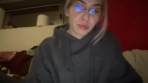 Snapshot of sarrah_rossy chatting on January 14, 2025, 9:20 pm Sarrah online show from January 14, 2025, 9:20 pm