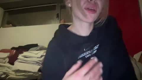 Snapshot of sarrah_rossy chatting on January 16, 2025, 11:27 pm Sarrah online show from January 16, 2025, 11:27 pm