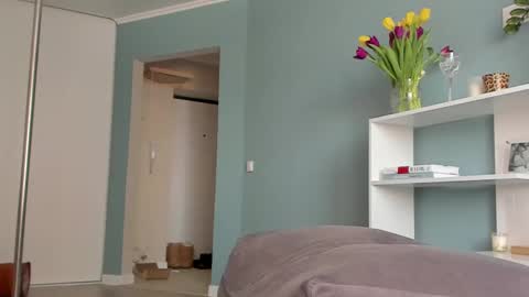 Snapshot of sasha_bell_ chatting on March 9, 2025, 8:07 am Sasha online show from March 9, 2025, 8:07 am