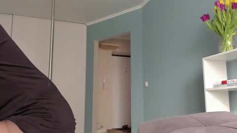 Snapshot of sasha_bell_ chatting on March 11, 2025, 6:00 am Sasha online show from March 11, 2025, 6:00 am