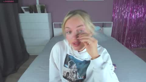 Snapshot of sasha_hardy chatting on February 13, 2026, 3:52 pm Sasha online show from February 13, 2026, 3:52 pm
