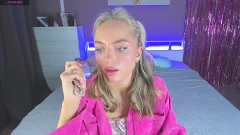 Snapshot of sasha_hardy chatting on February 19, 2026, 3:52 pm Sasha online show from February 19, 2026, 3:52 pm
