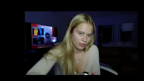 Snapshot of sasha_peer chatting on May 18, 2026, 2:29 am Sasha online show from May 18, 2026, 2:29 am