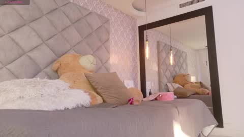 Snapshot of sasha_sinne chatting on May 28, 2026, 12:13 pm sasha_sinne online show from May 28, 2026, 12:13 pm