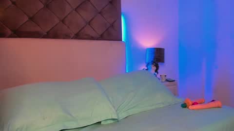 selene  online show from January 7, 2025, 8:10 pm