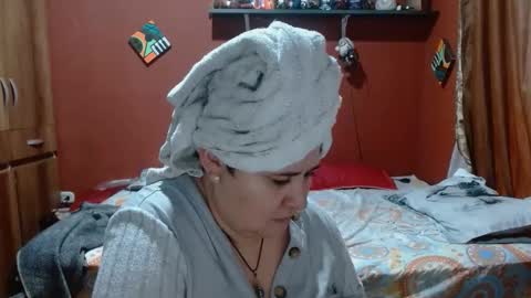 S A S H A R O S E online show from January 6, 2026, 12:09 pm