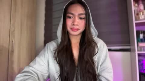 Sasha online show from April 17, 2026, 5:32 am