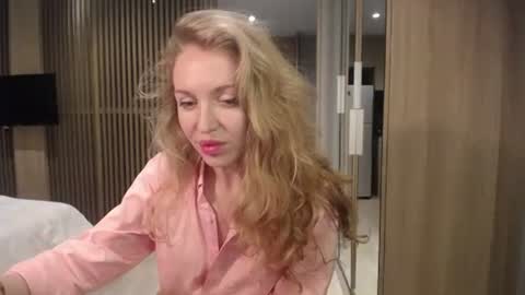 Sasha online show from October 23, 2025, 1:43 pm