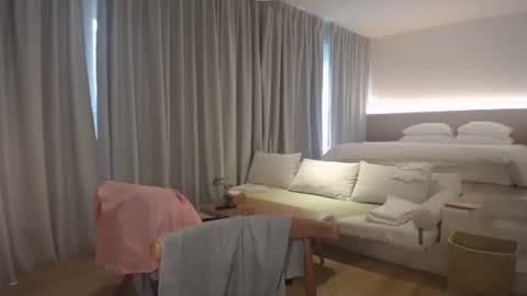 Sasha online show from December 1, 2025, 5:34 am